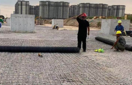 磐安土工格栅铺设前地基要怎么处理？